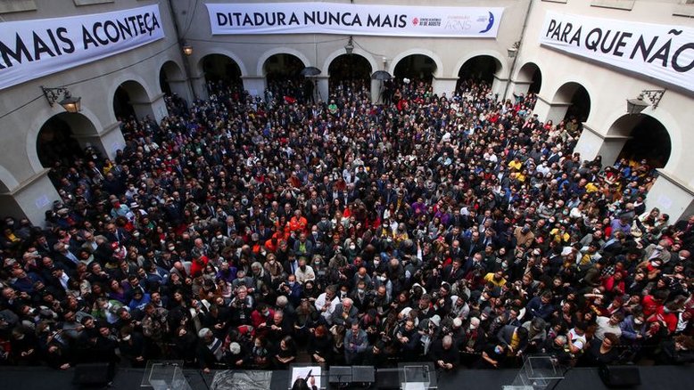 Ato pela democracia na USP é uma mensagem para Bolsonaro