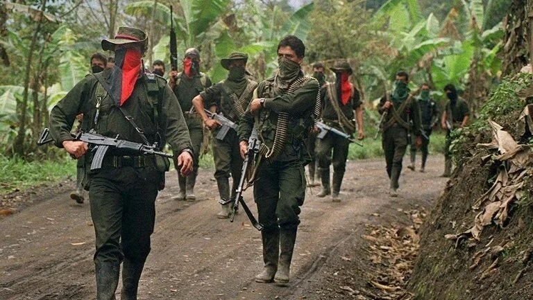 Colômbia envia missão a Cuba para sondar vontade de paz do ELN