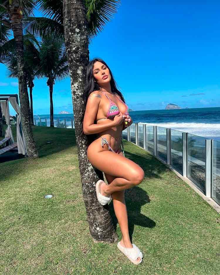 Flay ostenta corpão escultural em viagem pelo Rio de Janeiro; veja fotos 8 Flay ostenta corpão escultural em viagem pelo Rio de Janeiro. Foto: Reprodução Instagram