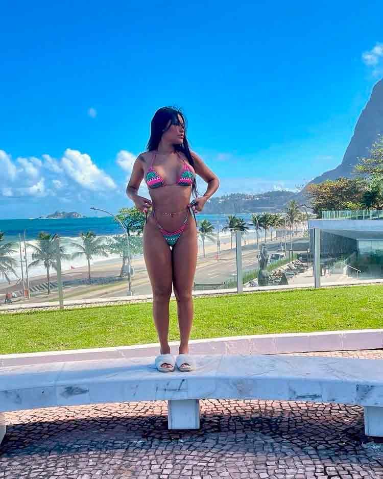 Flay ostenta corpão escultural em viagem pelo Rio de Janeiro; veja fotos 10 Flay ostenta corpão escultural em viagem pelo Rio de Janeiro. Foto: Reprodução Instagram