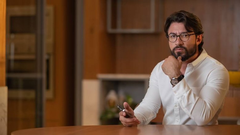 Corretor dos famosos, Ricardo Martins tem mais de 3 milhões de seguidores