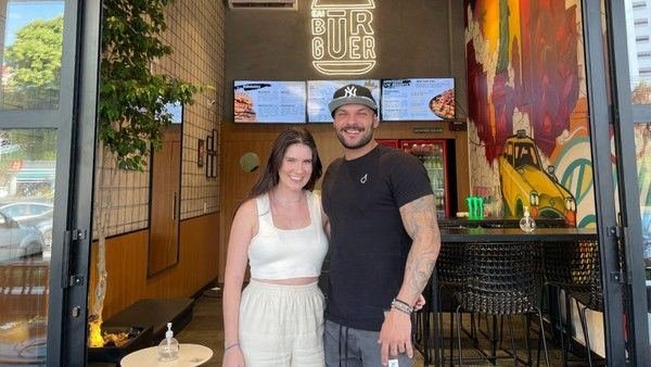 Na crise, casal cria rede de burger premium de R$ 100 milhões