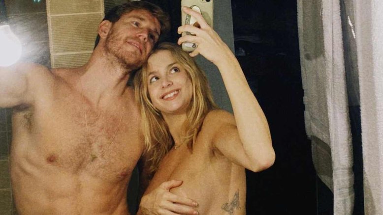 Prestes a dar à luz, Isabella Scherer posa nua ao lado do namorado: 'Quatro biscoitos'