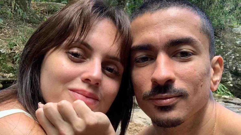 Renan Machado, irmão de Anitta, anuncia separação de influencer: 'Não somos mais um casal'