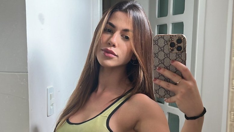 Larissa Tomásia posta foto e provoca: ‘Péssimo dia para as minhas inimigas’