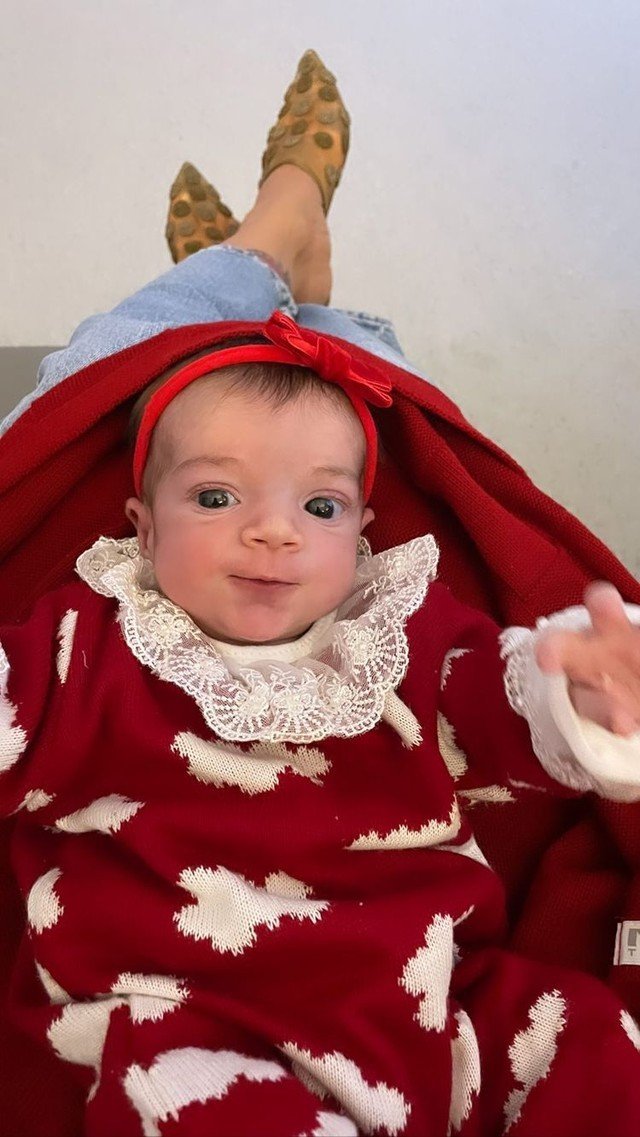 'Continuem rezando', pede Juliano Cazarré após filha deixar UTI 2 'Continuem rezando', pede Juliano Cazarré após filha deixar UTI