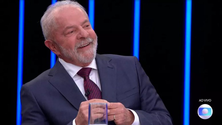 Famosos vão à loucura com entrevista de Lula no 'JN': 'Louca para votar 13'