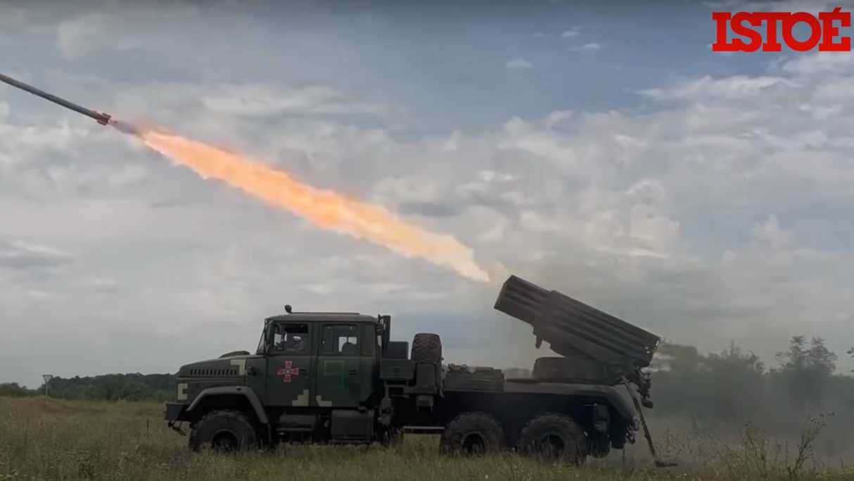 Ucrânia usa artilharia poderosa para afastar a Rússia de Kharkiv
