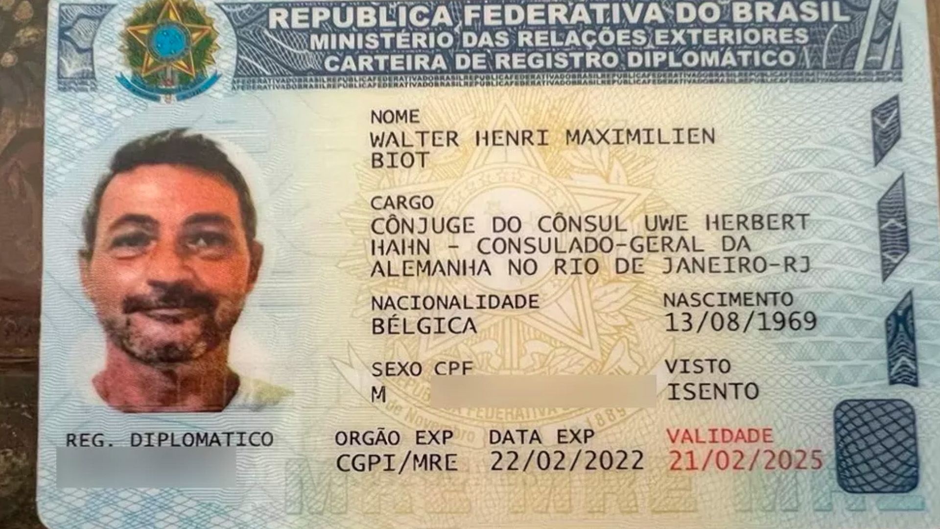 Cônsul alemão é preso suspeito pela morte do marido no Rio de Janeiro
