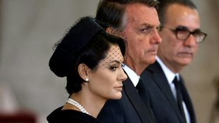 Baderna bolsonarista no funeral da rainha