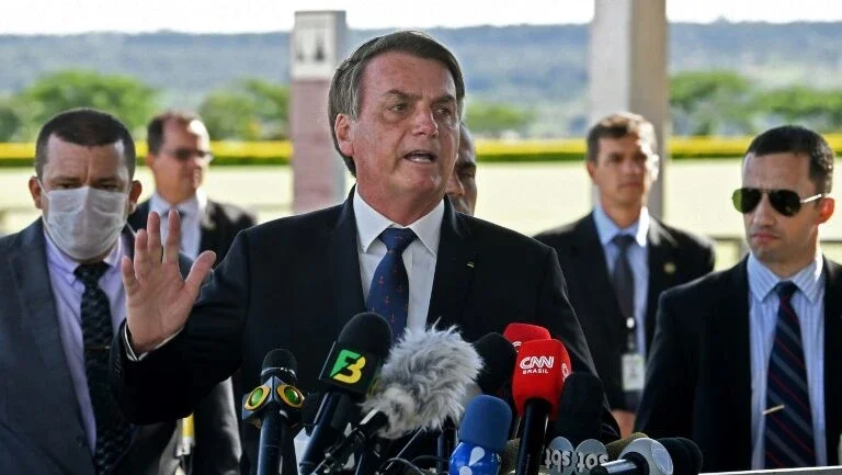 Bolsonaro faz mea-culpa por suas declarações durante a pandemia
