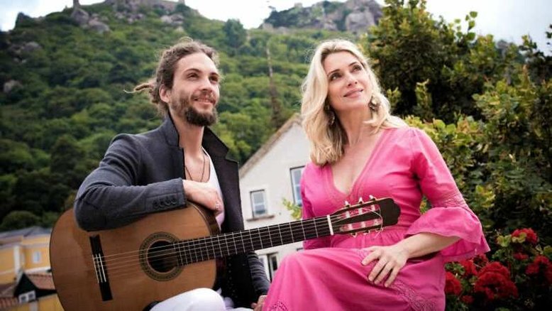 Saiba quem é o marido de Letícia Spiller, alvo de críticas por seus dentes nas redes