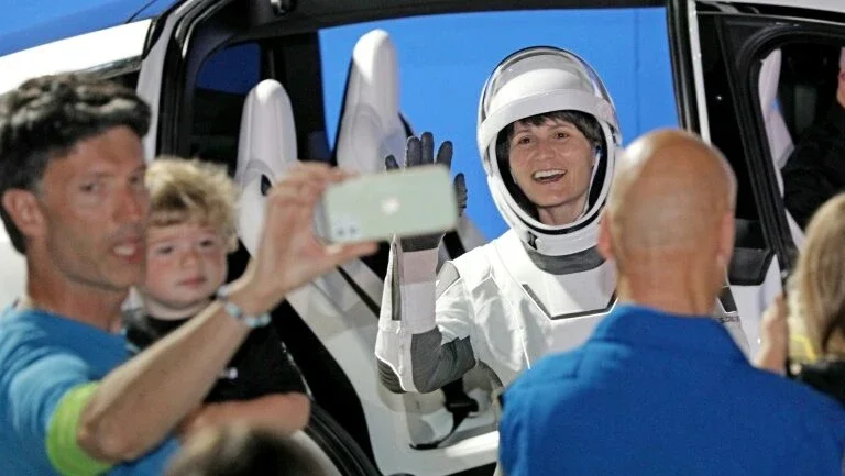 Astronauta italiana Samantha Cristoforetti, primeira europeia no comando da ISS