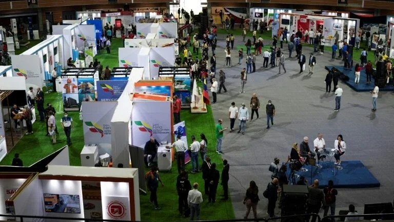 Feira de tecnologia iraniana na Venezuela tem drones, vacinas e carros elétricos