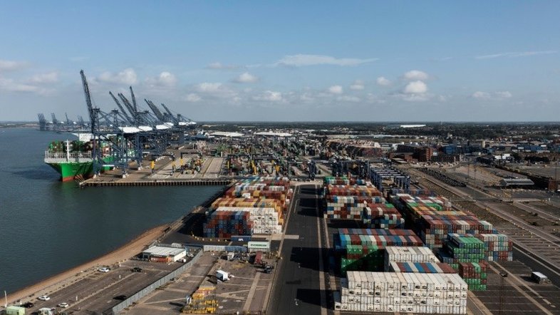 Maior porto de contêineres do Reino Unido retoma greve