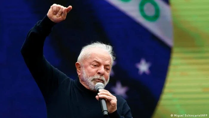 Ipec: Lula mantém 44% contra 31% de Bolsonaro