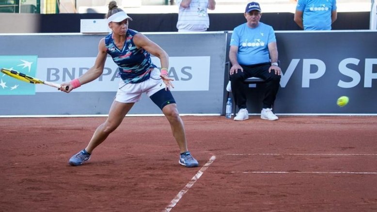 Laura Pigossi vai às oitavas no WTA 125 de Bari, na Itália