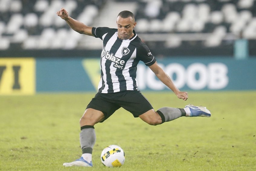 Marçal, do Botafogo, sai em defesa de Vinícius Júnior após episódio de racismo