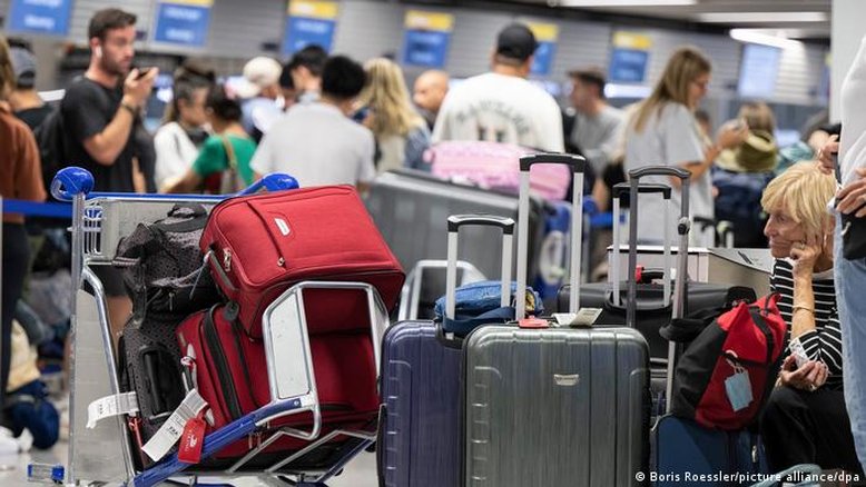 Greve de pilotos leva Lufthansa a cancelar mais de 800 voos