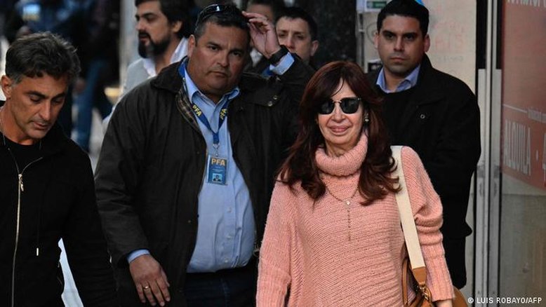 Brasileiro e namorada são acusados por ataque a Cristina Kirchner