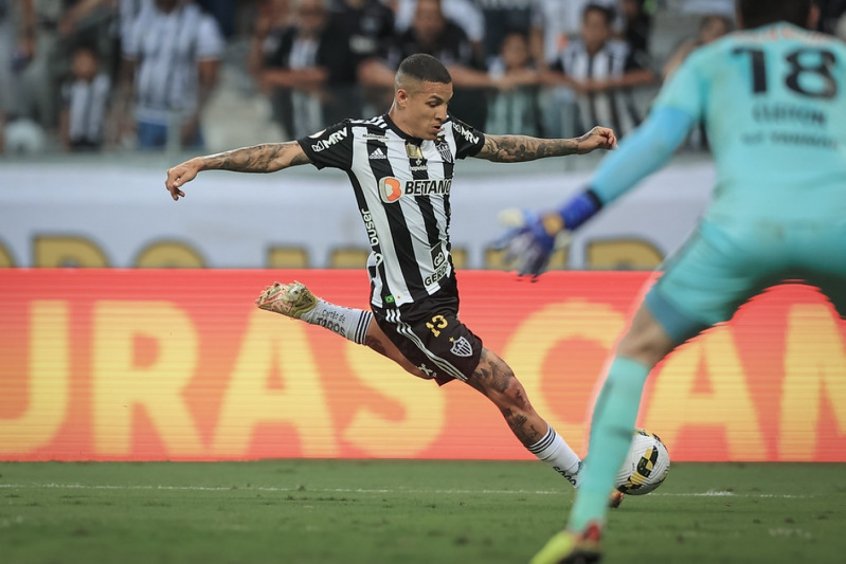 Guilherme Arana sofre grave lesão no joelho e está fora da Copa do Mundo