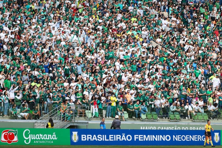 Final do Brasileiro feminino tem público maior que média dos