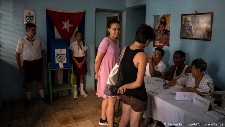Cuba aprova em referendo casamento homossexual