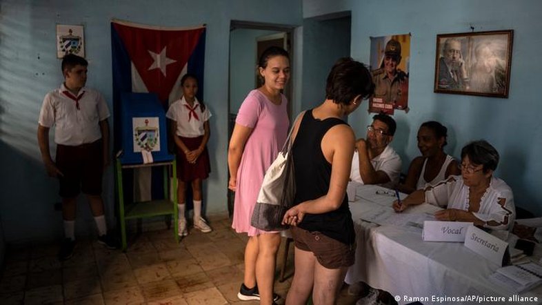 Cuba aprova em referendo casamento homossexual