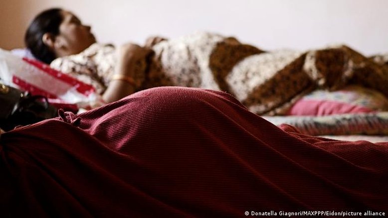 Índia estende direito ao aborto a mulheres solteiras