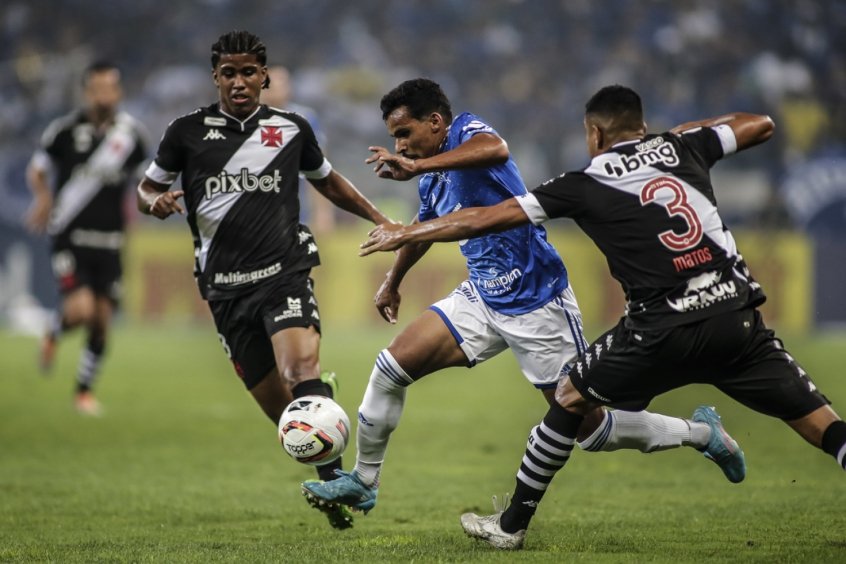 Cruzeiro vence, complica Vasco e garante retorno à Série A - Esportes -  Campo Grande News