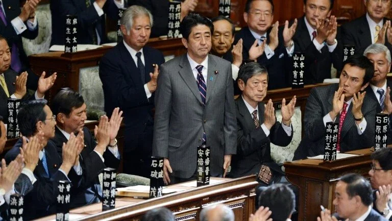 Japão se despe de ex-premiê assassinado Shinzo Abe com funeral polêmico