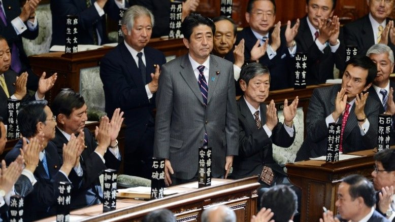 Japão se despe de ex-premiê assassinado Shinzo Abe com funeral polêmico