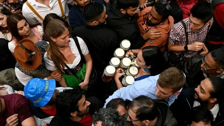 Munique celebra Oktoberfest após dois anos de cancelamento pela pandemia