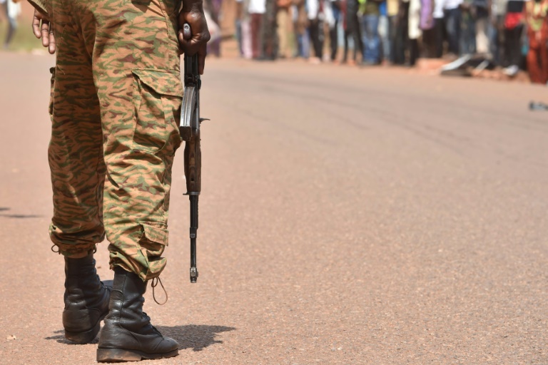 Explosão de bomba caseira deixa ao menos 35 mortos em Burkina Faso