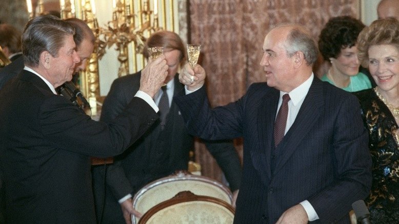 Gorbachev e Reagan, uma amizade forjada com a Guerra Fria