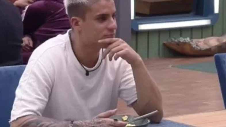 A Fazenda: Tiago Ramos revela atração por Deolane Bezerra