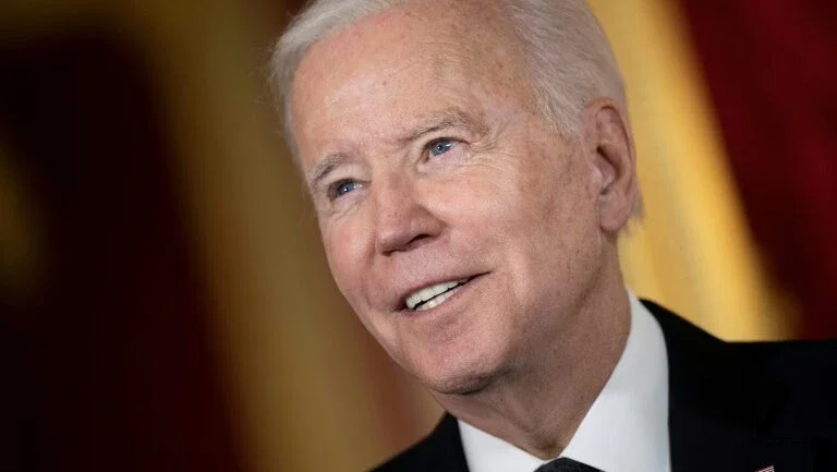 Biden diz que ainda está por decidir se disputará a reeleição