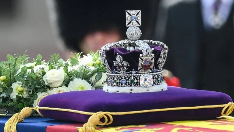 A coroa imperial, um símbolo do poder real britânico