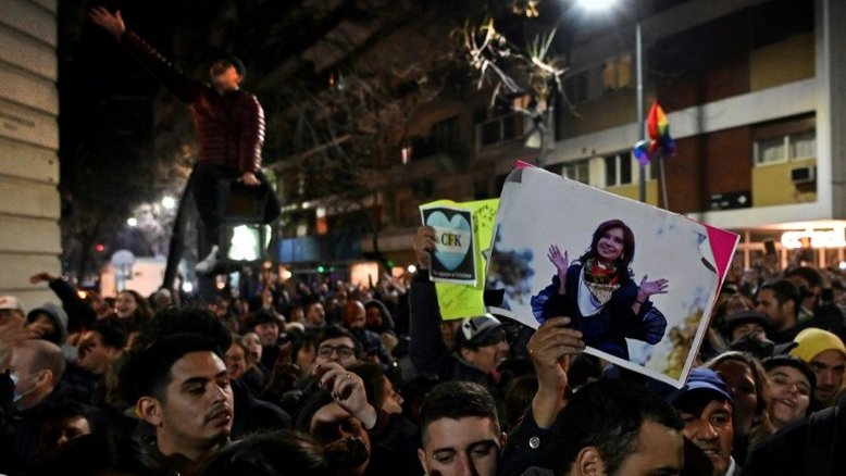 Kirchner, a líder atacada no ápice da polarização política na Argentina