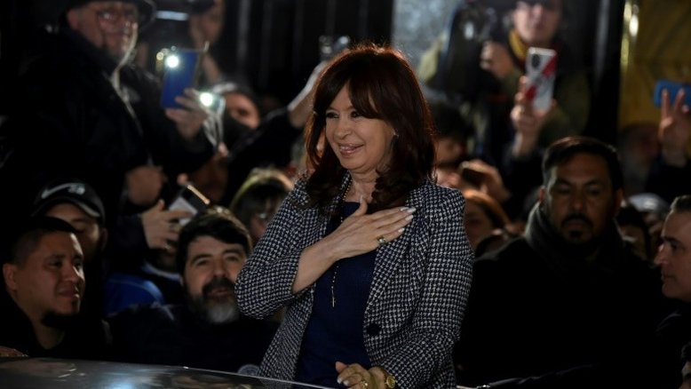 Líderes se solidarizam com Cristina Kirchner após tentativa de assassinato