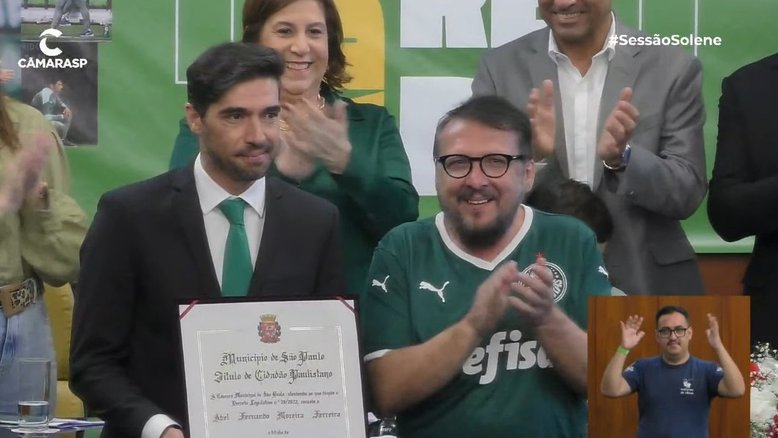 Abel Ferreira recebe o título de cidadão paulistano por trabalho no Palmeiras