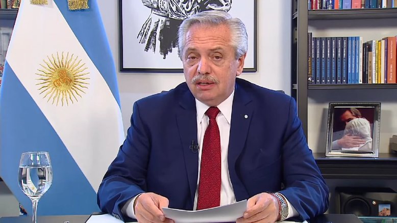 Fernández decreta feriado nacional: 'Não há chance de violência coexistir com democracia'