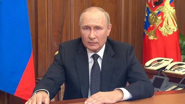 O presidente russo Vladimir Putin acusou o Ocidente de tentar "destruir" seu país