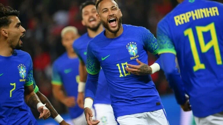 Neymar apoia reeleição de Bolsonaro em vídeo no Tik Tok