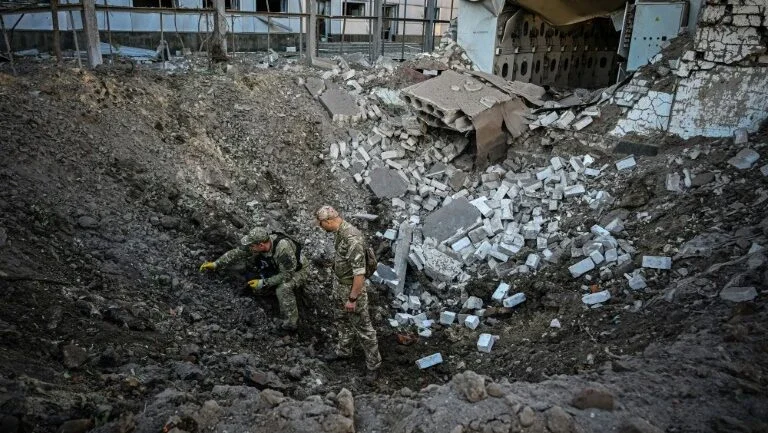 Contraofensiva de Kiev obriga Moscou a suspender referendo de anexação em zona ocupada da Ucrânia