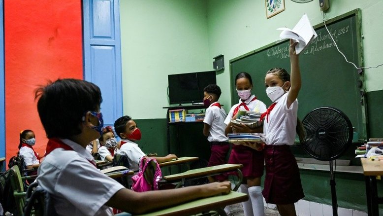 Estudantes voltam às aulas em Cuba em meio a apagões