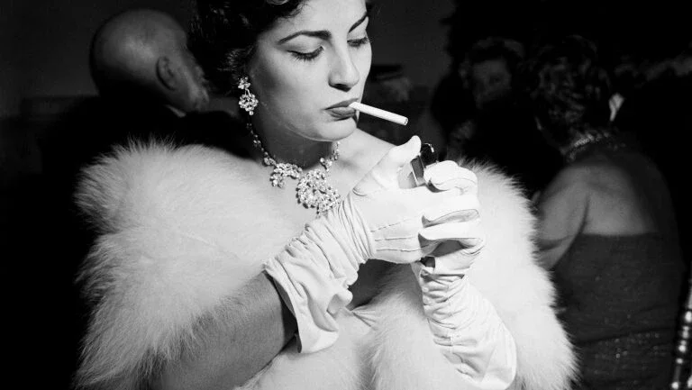 Atriz Irene Papas, estrela de "Zorba, o Grego", morre aos 93 anos