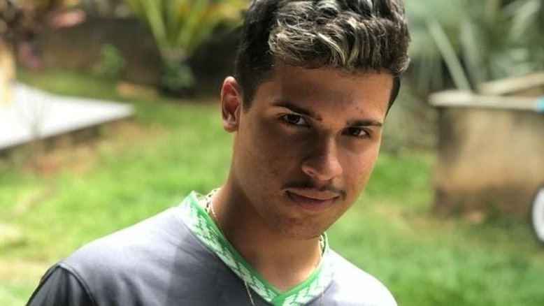 Piloto morre aos 18 anos após grave queda em prova de motocross
