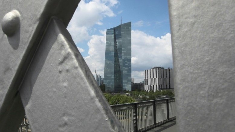 BCE lança seu arsenal contra a inflação, com um aumento inédito de suas taxas