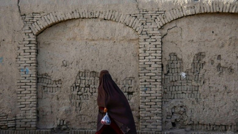 Missão da ONU acusa talibãs de assédio moral conta funcionárias no Afeganistão